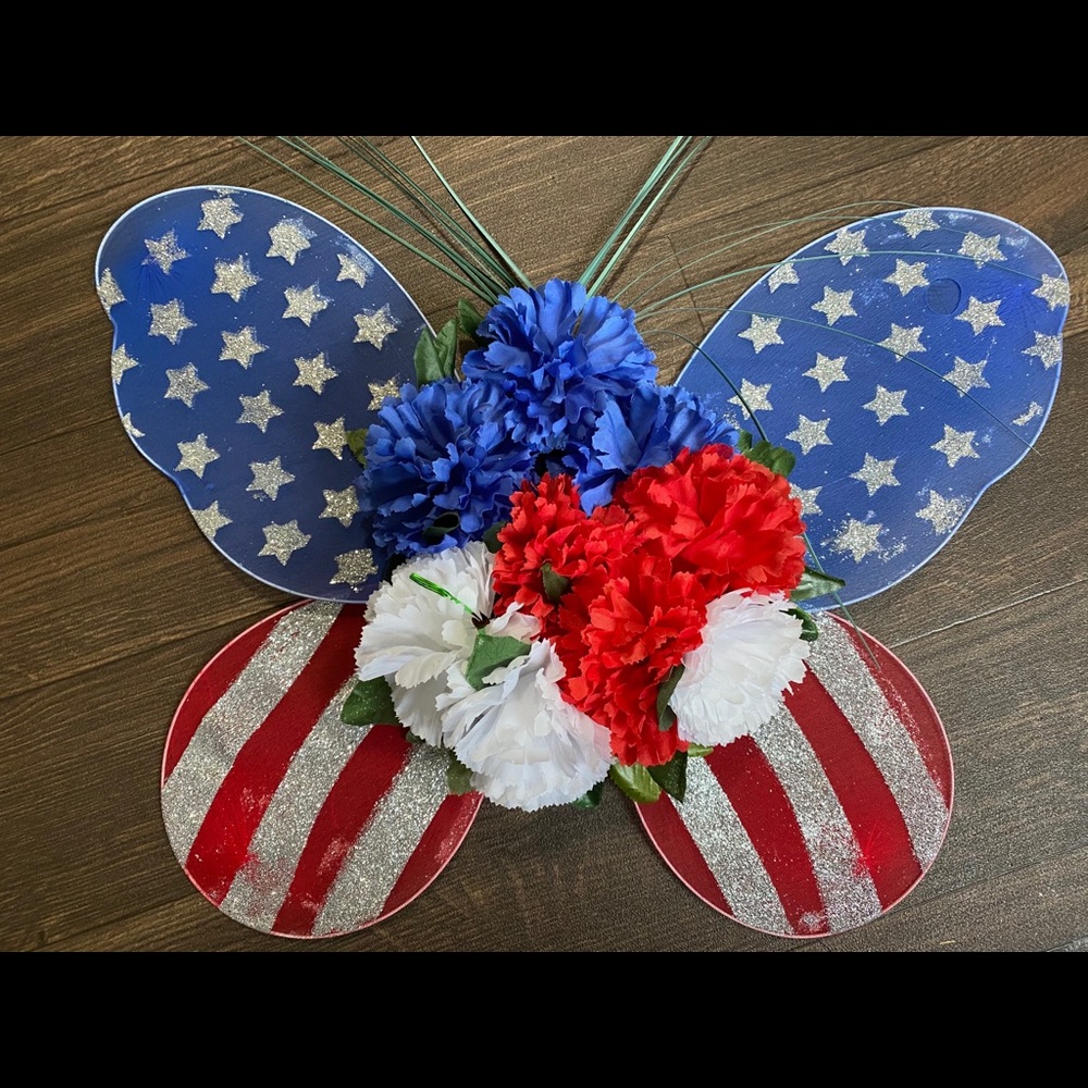 Fourth of July wreath wings